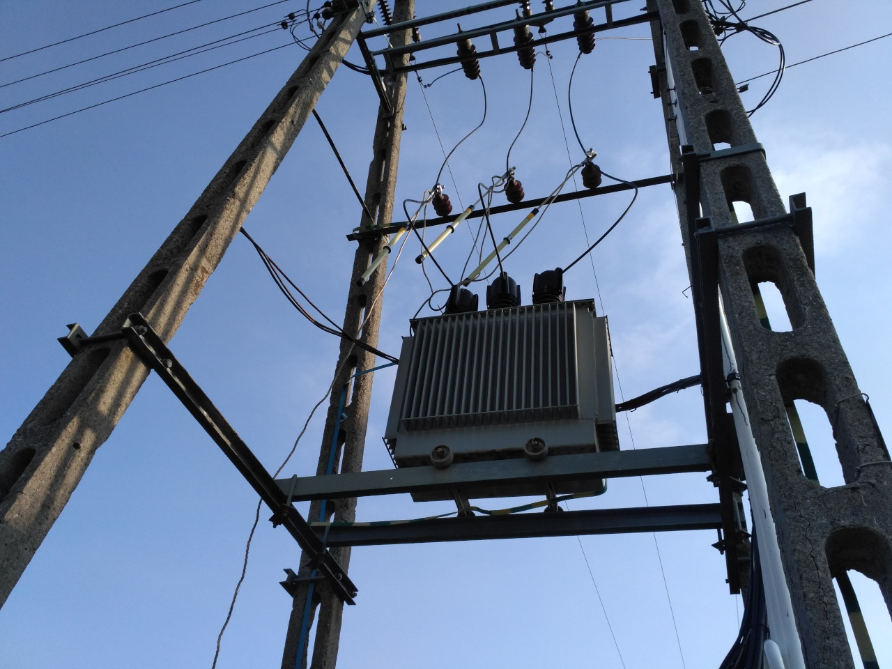 Prace przy instalacjach elektrycznych sn i infrastrukturze zasilającej